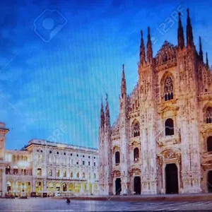with Free Parking Garage -STAY BY ME - Jr Suite comfort ensuite - zone Montenapoleone SanBabila , Milaan Italië